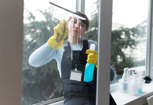 Nettoyage de vitres intérieures et extérieures à Septeuil